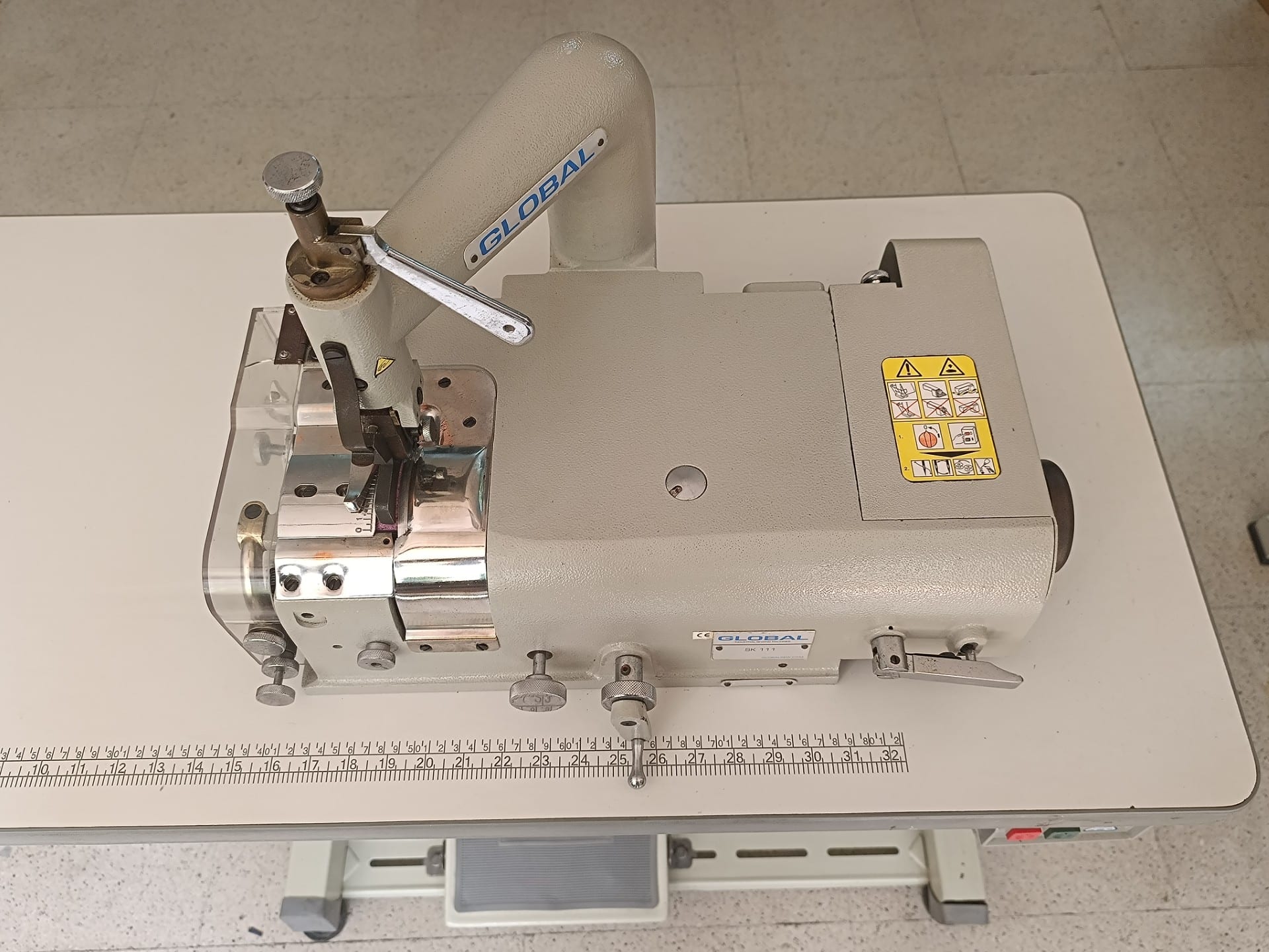 Maquina de rebajar piel Global SK 111 Maquina de rebajar piel Global SK 111